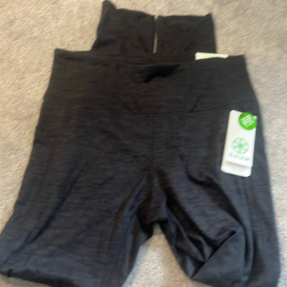 NWT GAIAM Dark Grey Women's Leggings sz small
